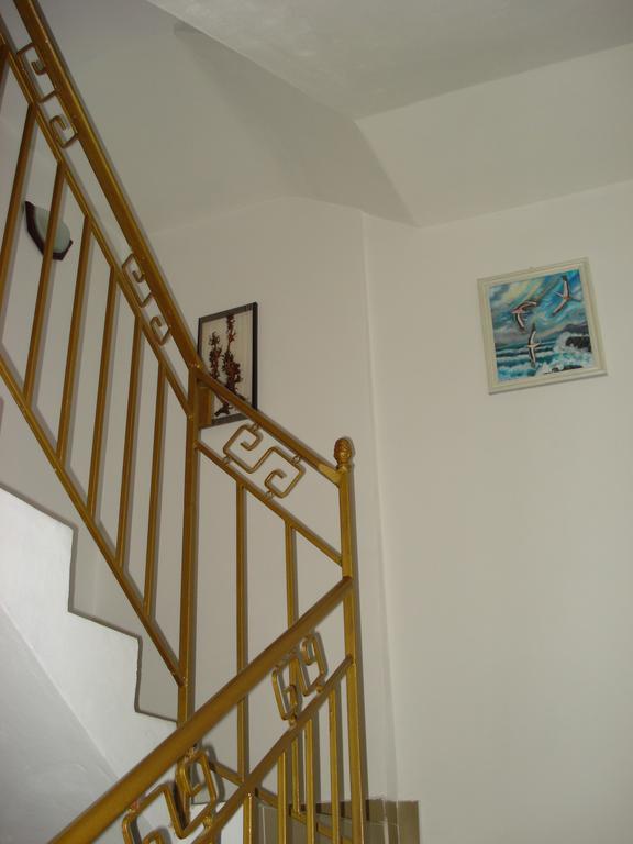 Moni 85 Family House Hotell Sozopol Rom bilde